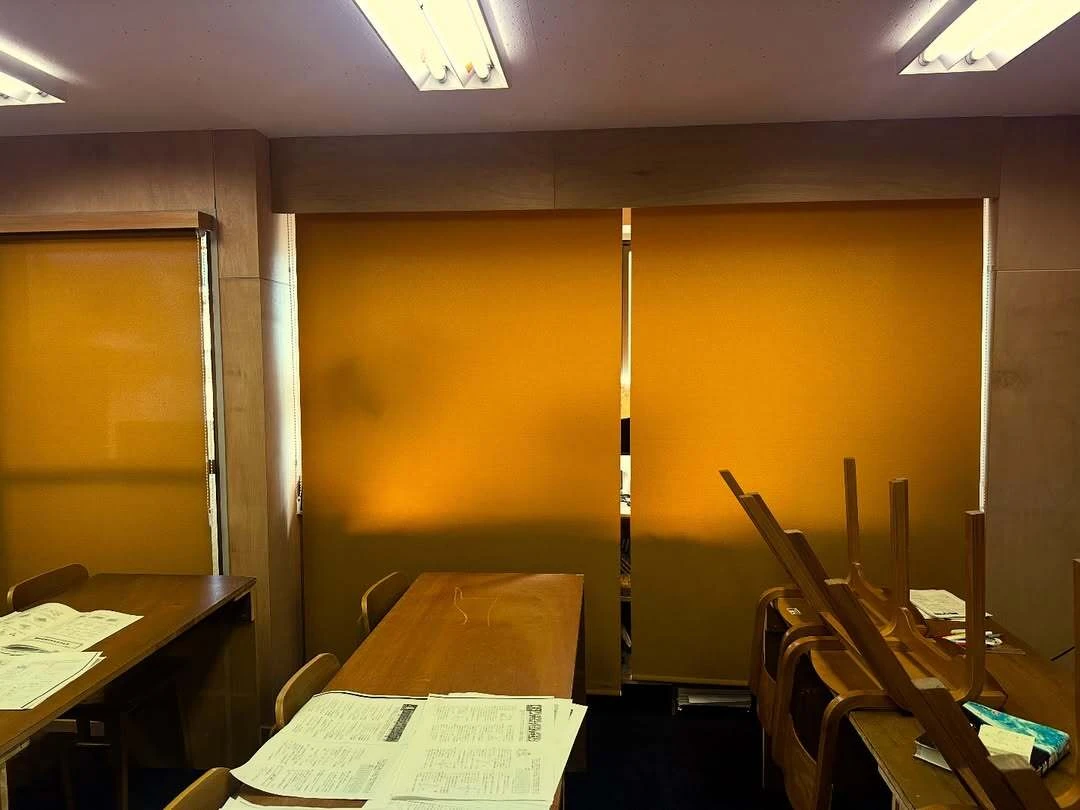 遮光ロールスクリーンの施工例